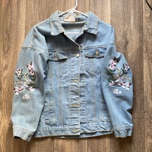 Classic jean jacket with embroider